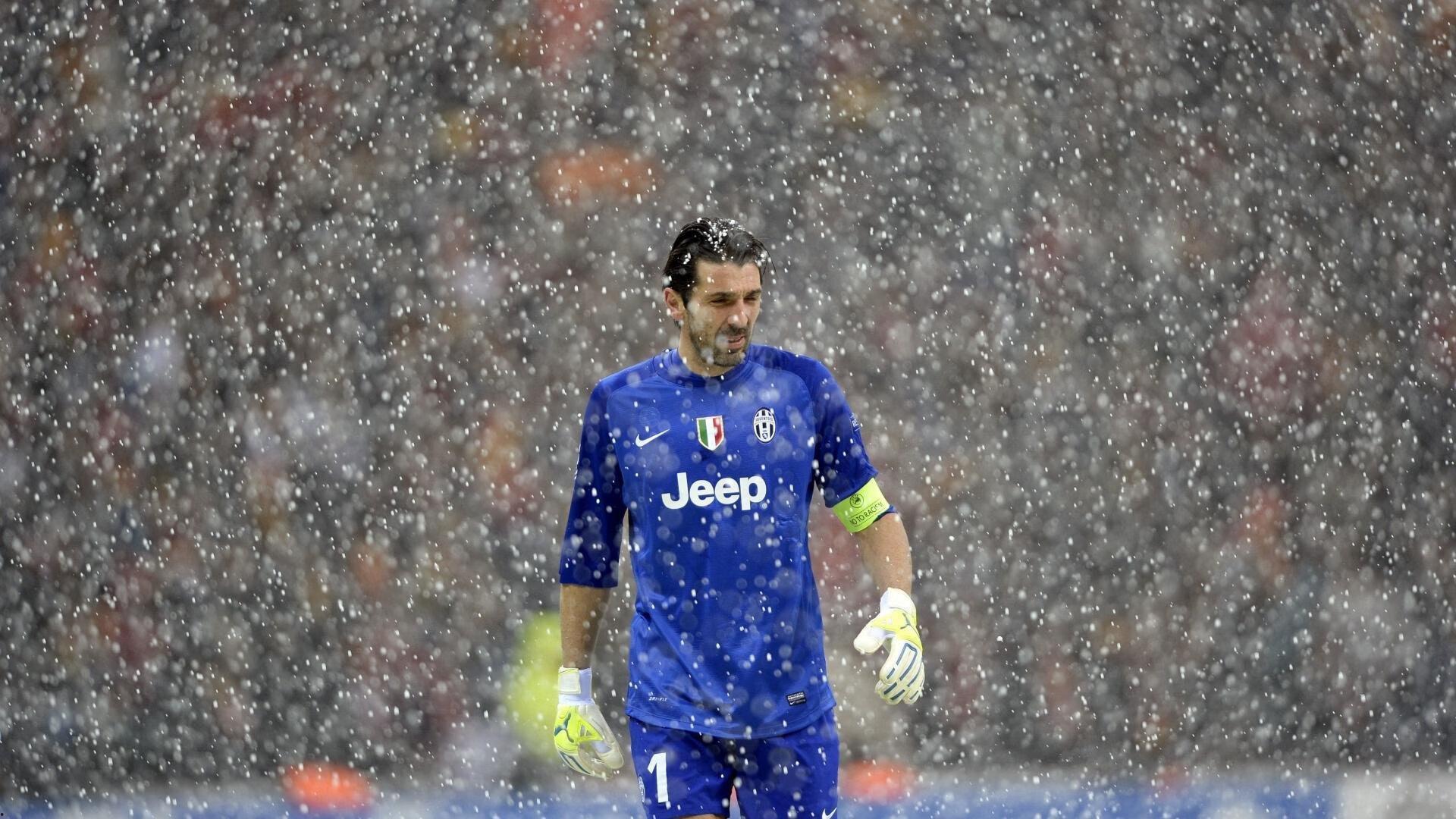 莱万火速应召重返波兰国家队 主帅坦言无需动员彰显领袖担当