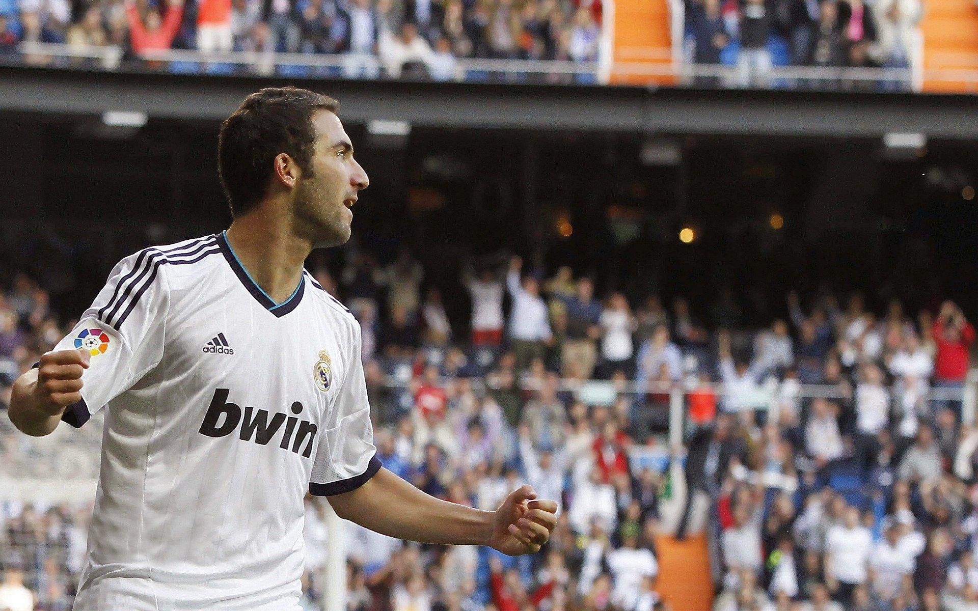 德容终定未来!巴萨官宣续约核心中场,税后年薪跻身队内顶薪行列